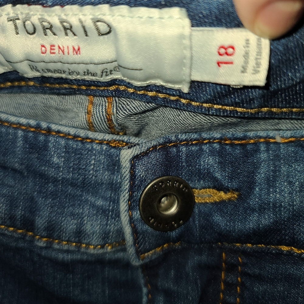 Jean Capris - Picture 4 of 4